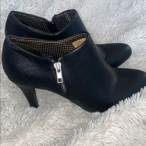 Black pointy booties 7.5 ankle boots
